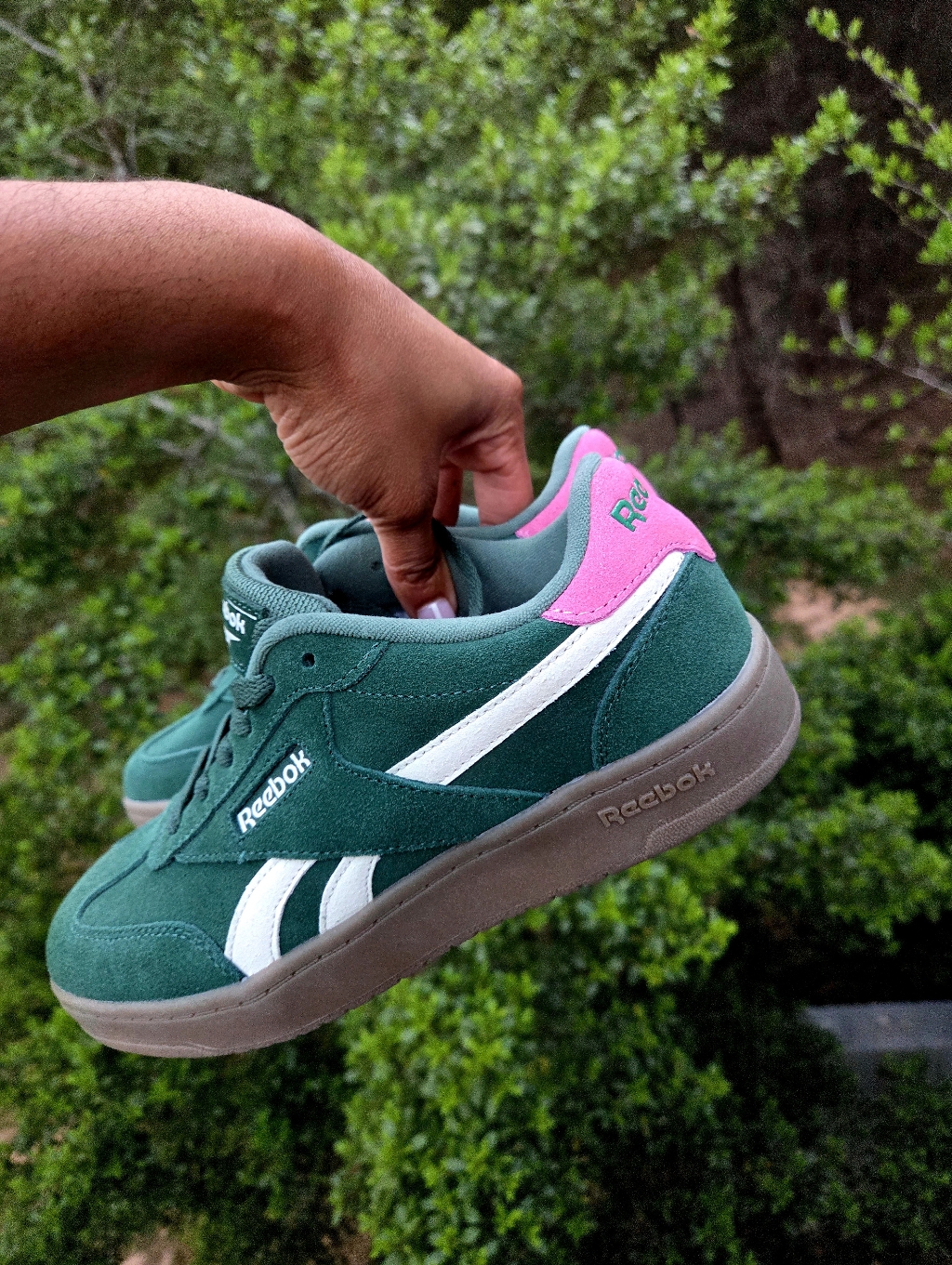 Reebok Women's Green And Pink Casual Sneakers